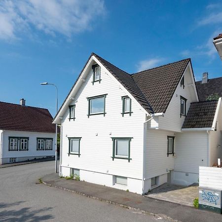 Practical Basement Apt With All Home Comforts Close To City Centre Stavanger Kültér fotó