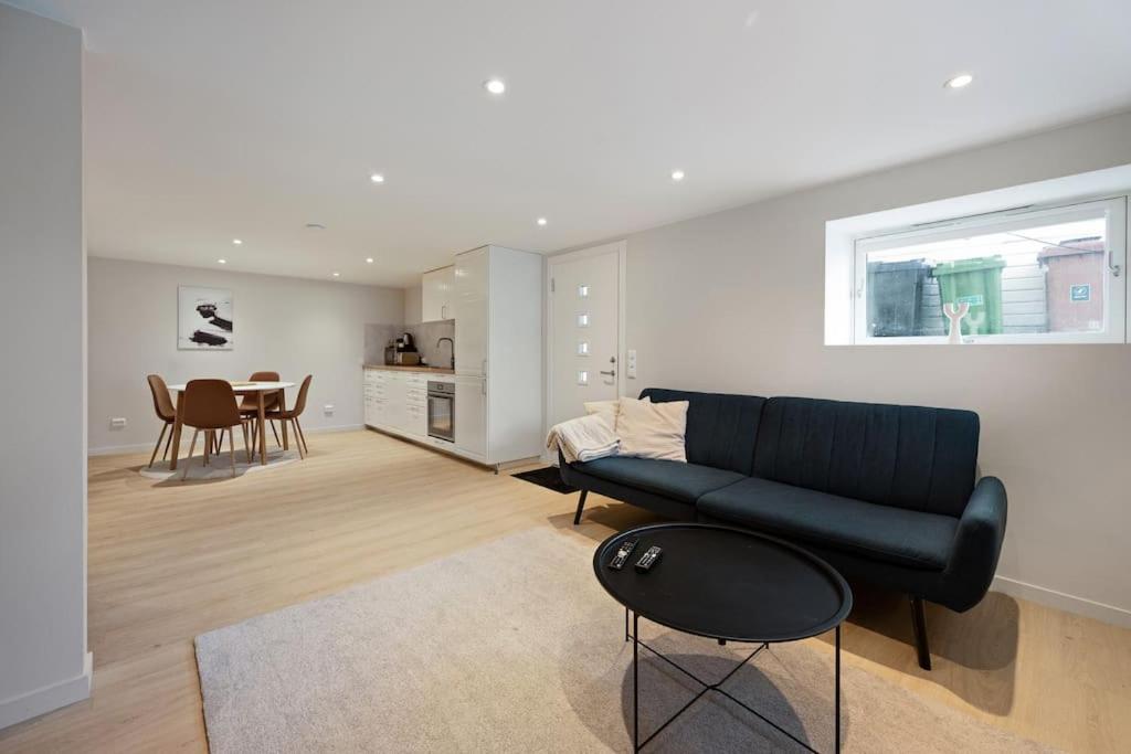 Practical Basement Apt With All Home Comforts Close To City Centre Stavanger Kültér fotó