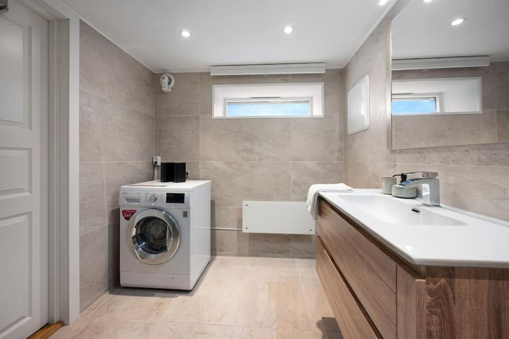 Practical Basement Apt With All Home Comforts Close To City Centre Stavanger Kültér fotó